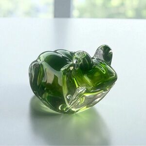 Vintage Green Glass Frog Paperweight Figurine Hand Blown Art Glass Paperweight